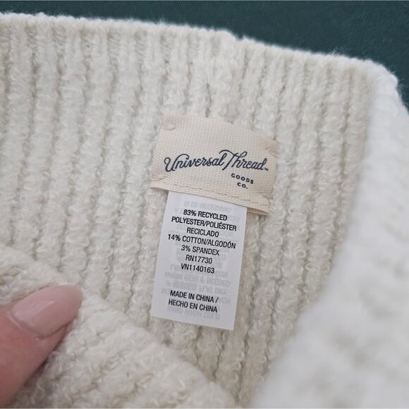 NWT Universal Threads Earwarmer - Picture 4 of 4